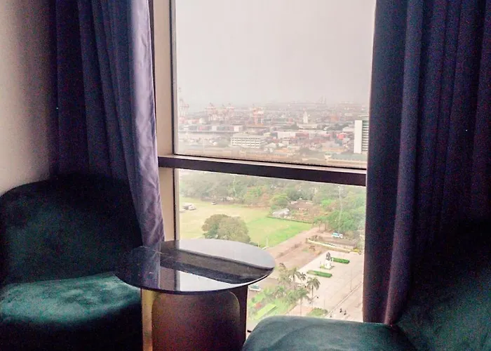 Elegant At Eton Baypark Apartment