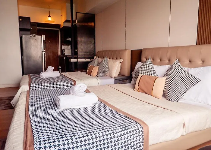 Elegant At Eton Baypark Apartment